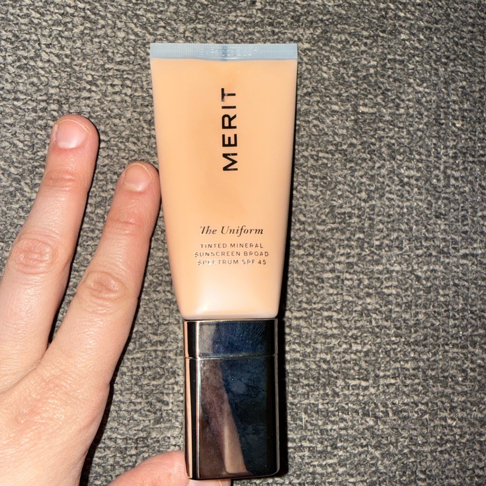MERIT The Uniform Tinted Mineral Sunscreen - Cream color 28 - Picture 5 of 13